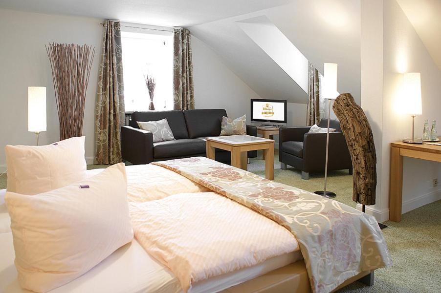 Zum Simonbraeu Hotel Bitburg Kültér fotó
