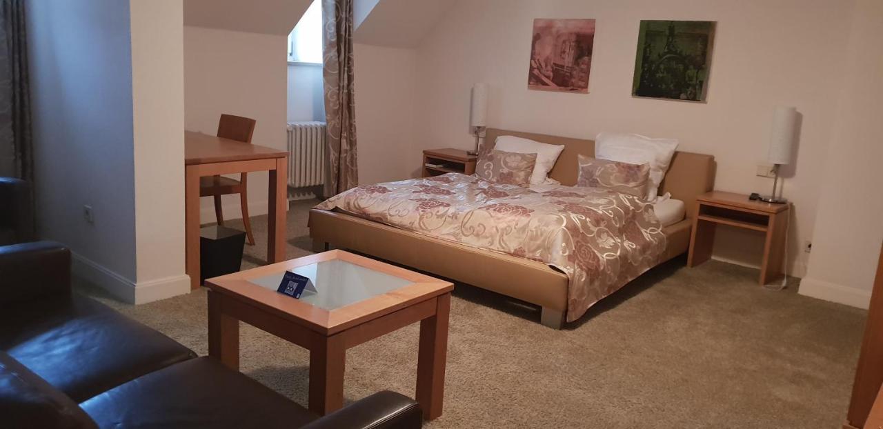 Zum Simonbraeu Hotel Bitburg Kültér fotó